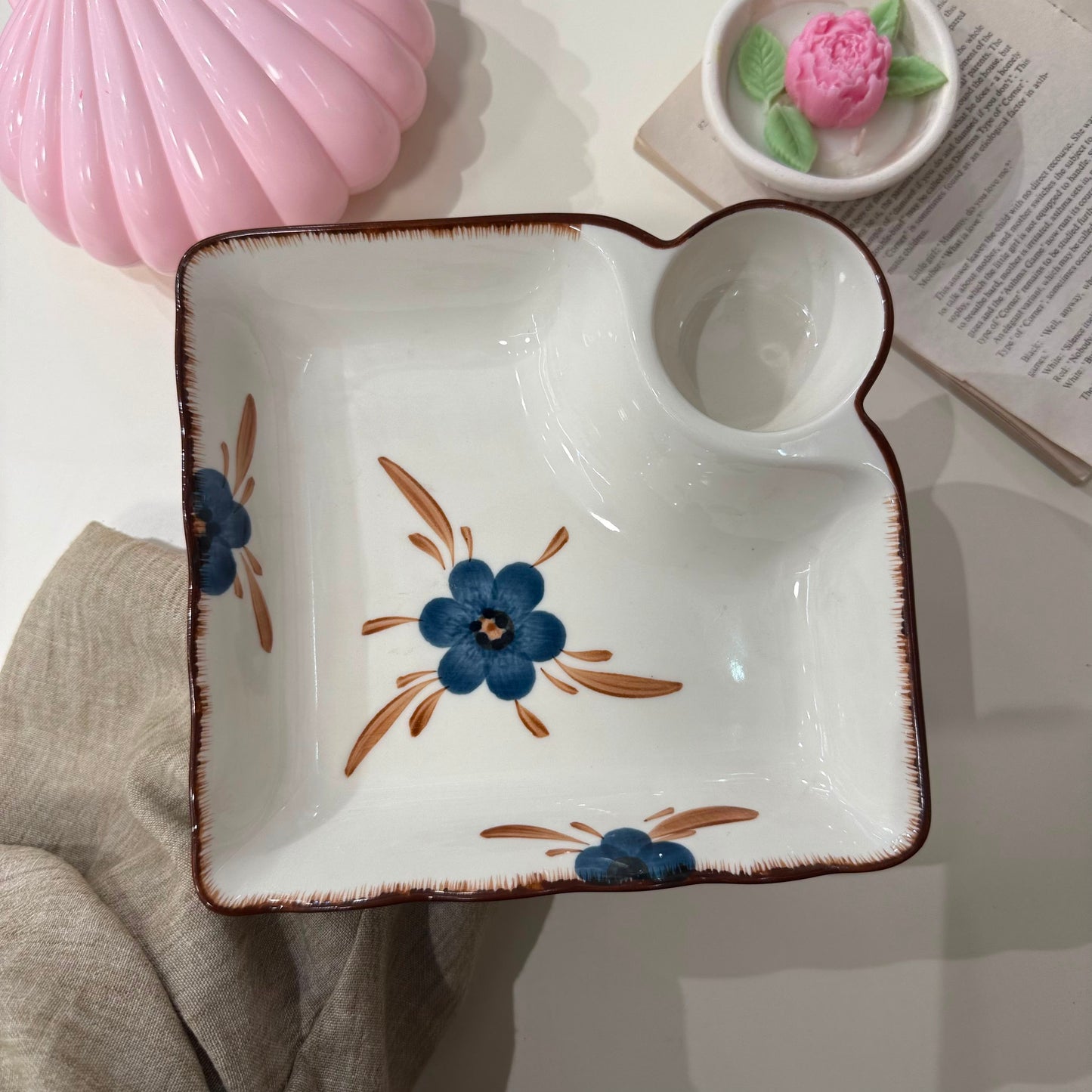 Rustic Petal Sauce Plate