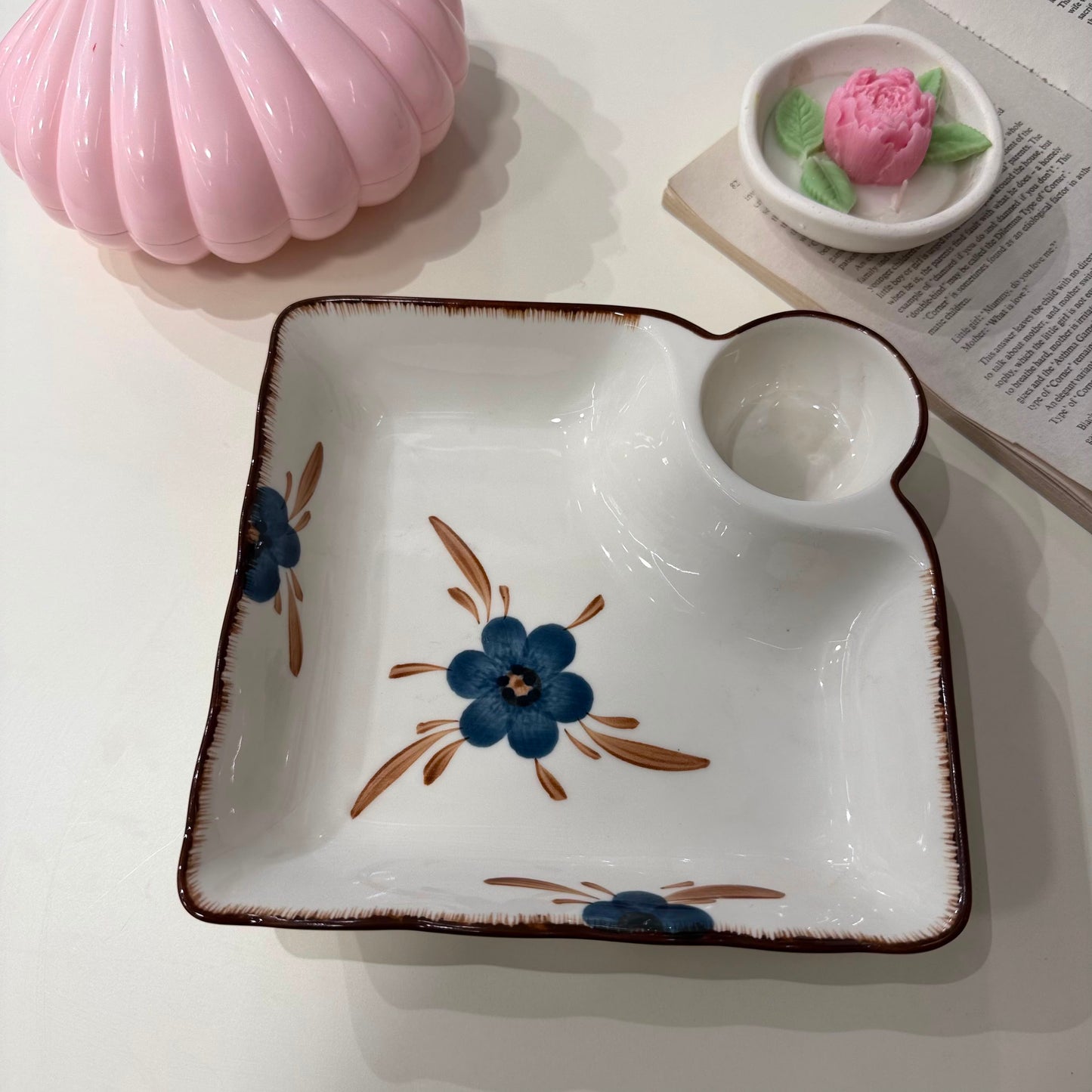 Rustic Petal Sauce Plate